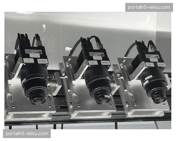 AI视觉分析算法前置至摄像机端，自动跟随焦段实现零时滞同步