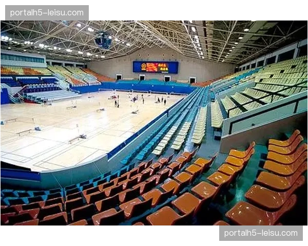 场馆照明系统与入场音乐自动同步，提升赛前氛围张力